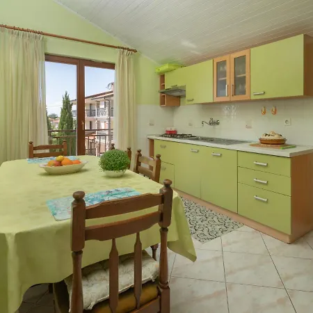 Jukic - Kst135 By Interhome Kaštelir