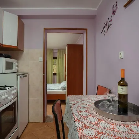 Jukic - Kst135 By Interhome * Kastelir